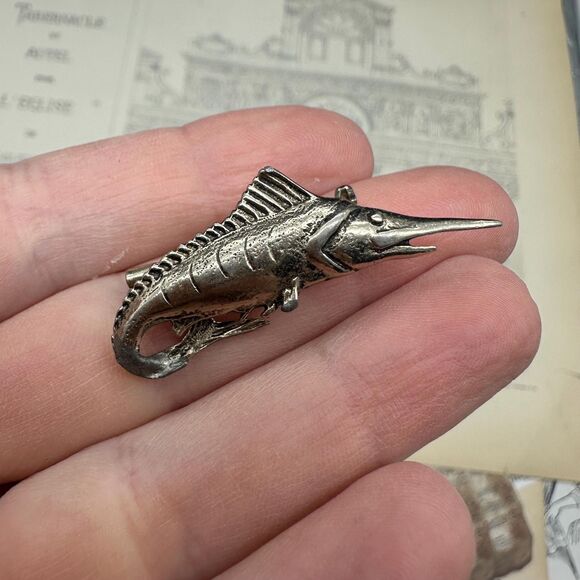 Vintage Silver Tone Swordfish Marlin Fishing Brooch Pin - Picture 2 of 3